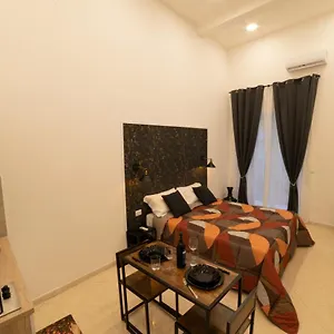 Olina 1 Naples